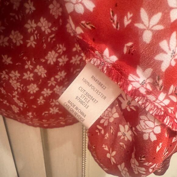 Max Studio Red Floral Blouse Accordion pleat Boho sz L long bell sleeves Career - Picture 4 of 5